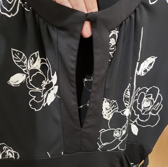 A-List By Wrapper, blk & wht floral fit & flare waist tie tunic blouse top, SZ L - Picture 6 of 16